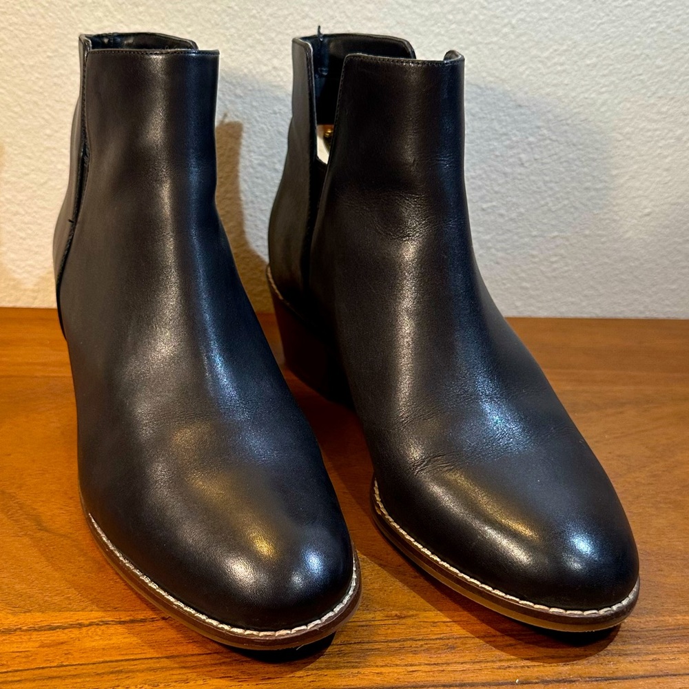 Cole Haan Abbott Chelsea Pull-On Black Leather Block Heel Bootie EUC Size 9.5